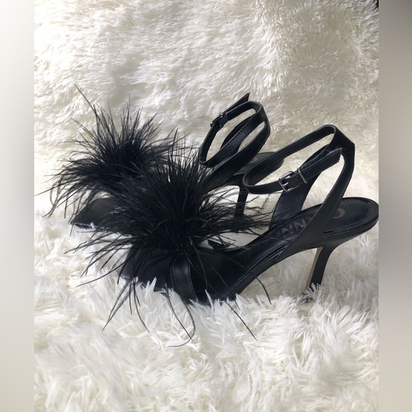 Gianni Bini Black Feathered Heels size 9.5 NWOT - Picture 4 of 15